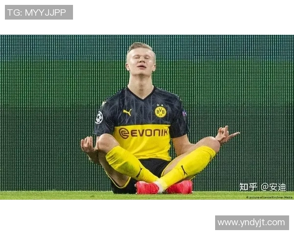 足球巨星场下花式玩球展现不一样的轻松与激情瞬间 足球巨星场下花式玩球展现不一样的轻松与激情瞬间